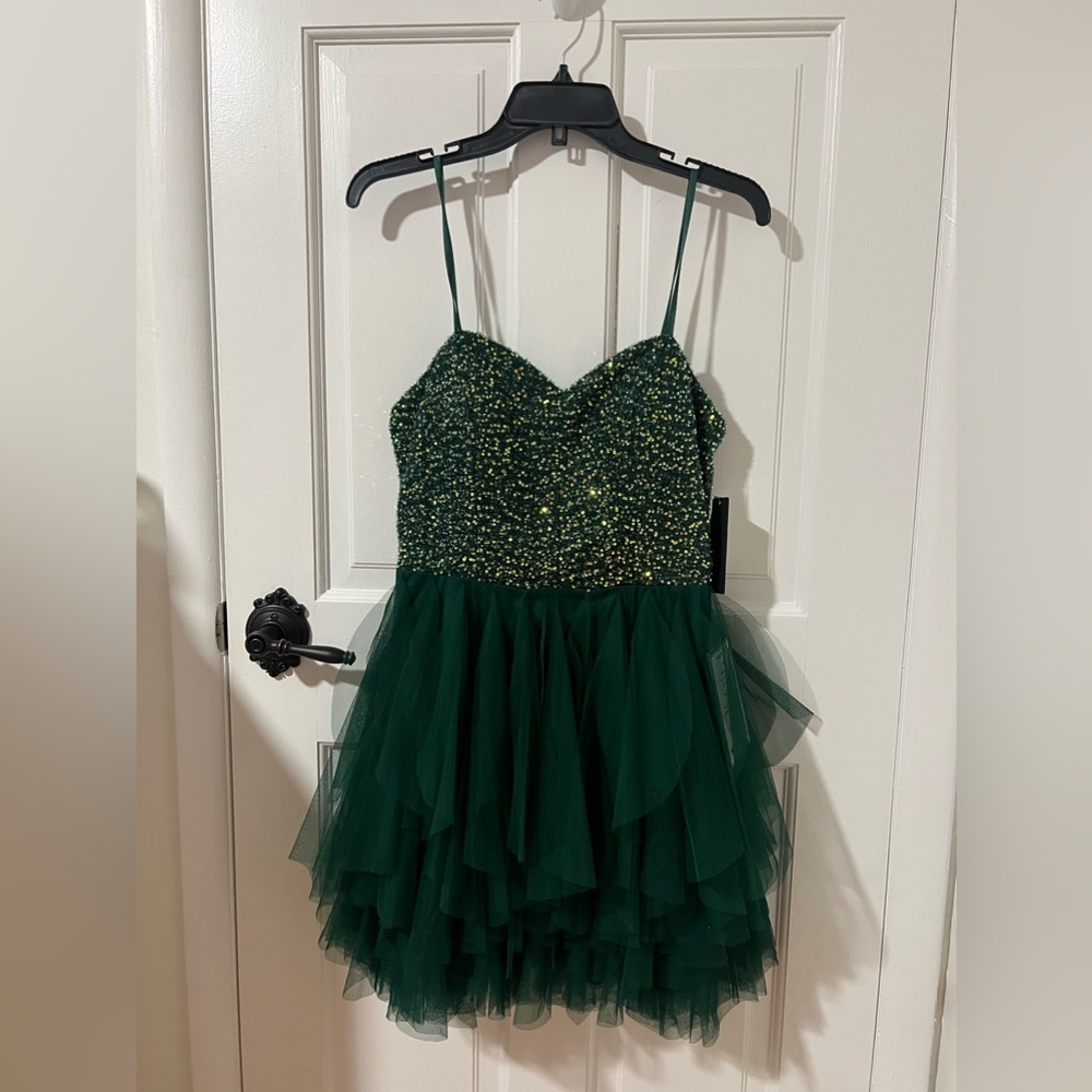 Macy's junior's green sequin & tulle short dress